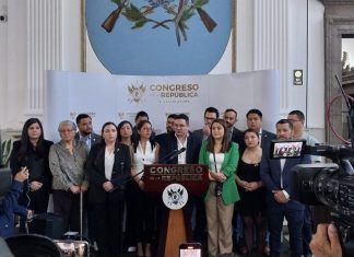 El bloque de diputados oficialistas, se pronunciaron acerca del aumento salarial en el Congreso de la República, indicando que estos "tomarán acciones".