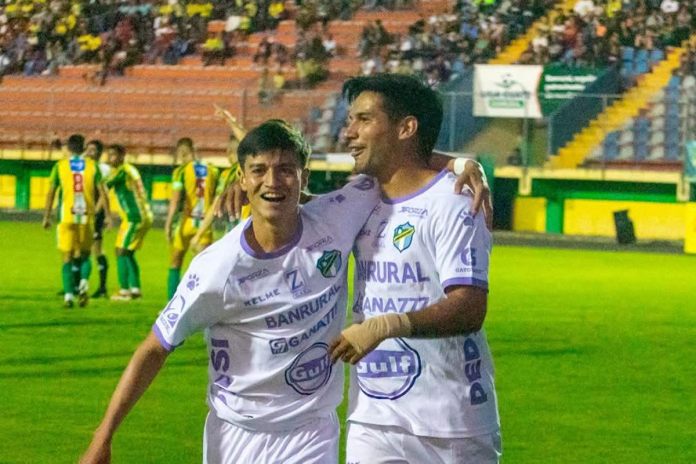 Comunicaciones logra un triunfo clave en su visita a Xinabajul al imponerse 1-0 consolidando su tercer triunfo consecutivo.