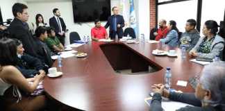 Familiares de las víctimas y sobrevivientes de la tragedia en la zona 6 capitalina asisten al Congreso de la República para realizar proceso de apoyo económico. Foto La Hora / Congreso de la República