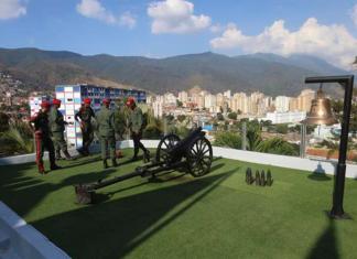 Militares venezolanos desmantelaron un campamento logístico vinculado al narcotráfico en el que incautaron dos avionetas en el estado Apure. Foto La Hora: EFE Archivo