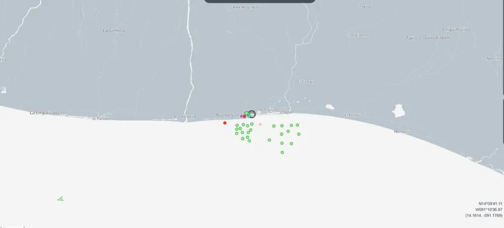 Mapa de buques en espera (puntos verdes) para ser atendidos en la EPQ al 7 de marzo de 2025. Foto La Hora: Marine Traffic