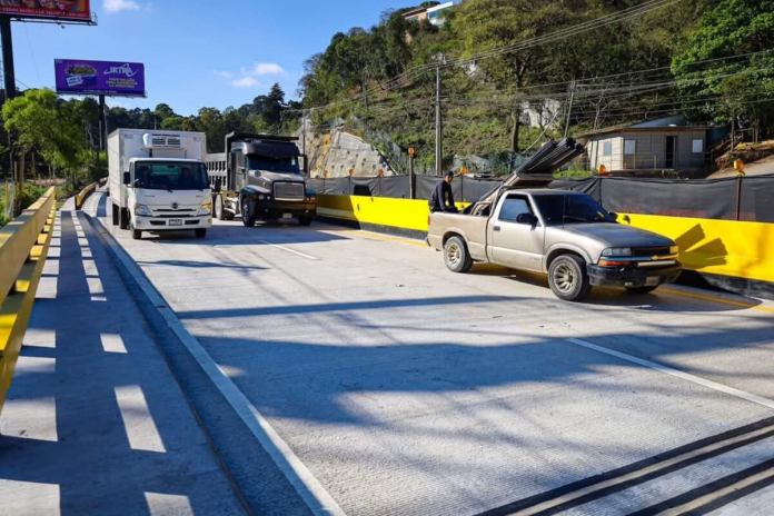 CIV habilitó paso en Carretera a El Salvador. Foto La Hora: Covial