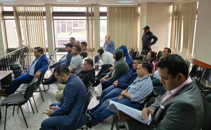 Once sindicados dentro del caso Triángulo Criminal esperan conocer cuando iniciaran juicio. Foto La Hora: Sergio Osegueda