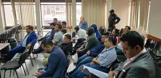 Once sindicados dentro del caso Triángulo Criminal esperan conocer cuando iniciaran juicio. Foto La Hora: Sergio Osegueda