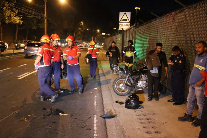 El accidente se registró en la Calzada La Paz, zona 5. Foto La Hora: CBM