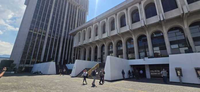 Desde medio día OJ suspendió actividades por bloqueos. Foto La Hora: Sergio Osegueda