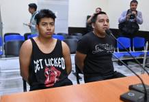 Ligan a proceso a dos capturados por disturbios en 18 calle de la zona 1 Dos personas detenidas en disturbios de zona 1 seguirán siendo investigadas. Foto La Hora: Fabricio Alonzo
