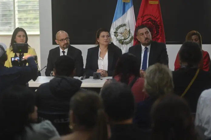 La Junta Directiva 2025-2027, de Patricia Gámez, este 20 de marzo durante una rueda de prensa. Foto: La Hora / Fabricio Alonzo. 