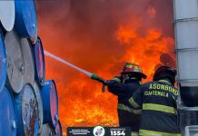 Incendio de gran magnitud consume recicladora en Sumpango, Sacatepéquez Incendio de gran magnitud consume recicladora en Sumpango, Sacatepéquez