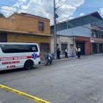 Bomberos voluntarios en ataque armado ocurrido en la zona 6 capitalina. Foto la hora: Bomberos Voluntarios