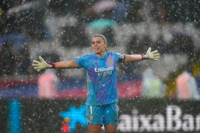 El Real Madrid derrota al Barcelona y conquista su primer clásico femenino