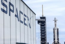 Fotografía de archivo feque muestra un cohete Falcon Heavy de la compañia Space X. Foto La Hora: EFE