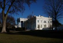 Servicio Secreto de EE.UU. disparó a un hombre armado cerca de la Casa Blanca El Servicio Secreto de Estados Unidos informó este domingo de que sus agentes dispararon la noche del sábado a un hombre armado en las inmediaciones de la Casa Blanca, tras una "confrontación". Foto La Hora: EFE.