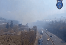 Autoridades mantienen combate a incendio en instalaciones de vertedero de AMSA La PMT de Villa Nueva pide conducir con precaución por incendio en el vertedero de Amsa. Foto: Captura de pantalla