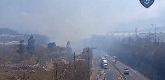 La PMT de Villa Nueva pide conducir con precaución por incendio en el vertedero de Amsa. Foto: Captura de pantalla