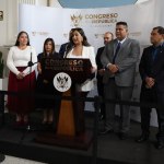 La diputada Alexandra Ajcip junto a colegas impulsan otra iniciativa de ley para acceso a medicamentos. Foto: Congreso de la República