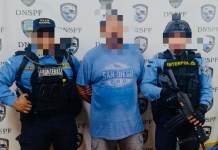 Un guatemalteco fue capturado en Honduras por la Interpol, ya que cuenta con orden de extradición a El Salvador. Foto La Hora: Policía Nacional de Honduras.