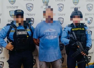 Un guatemalteco fue capturado en Honduras por la Interpol, ya que cuenta con orden de extradición a El Salvador. Foto La Hora: Policía Nacional de Honduras.