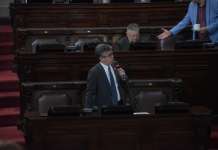Avanza interpelación al ministro de Salud, Joaquín Barnoya, y habla de inventario con UNOPS El ministro de Salud, Joaquín Barnoya, en la tercera sesiónde interpelación. Foto: La Hora / José Orozco