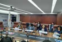 Ministerio de Economía: «se están considerando temas generales del TLC entre Centroamérica y Estados Unidos» La ministra de Economía, Gabriela García, y el viceministro de Competencia, Antonio Romero, en una citación en el Congreso. Foto: La Hora