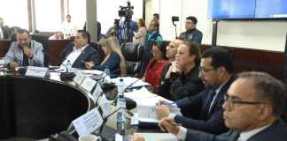 La ministra de Educación, Anabella Giracca, acude a la instancia de jefes de bloque. Foto: Congreso