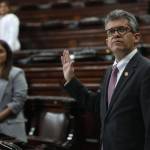 El ministro de Salud, Joaquín Barnoya, se mantiene en monitoreo por casos de sarampión. Foto: Congreso de la República