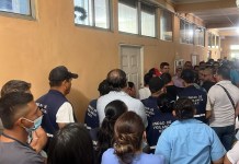 Salubristas protestan frente al Ministerio de Salud y toman parqueos Protesta