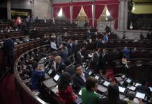 El excandidato presidencial de Visión con Valores, Armando Castillo, presentó un nuevo amparo en la Corte de Constitucionalidad por el salario de los diputados. Foto: La Hora / José Orozco