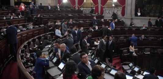 El excandidato presidencial de Visión con Valores, Armando Castillo, presentó un nuevo amparo en la Corte de Constitucionalidad por el salario de los diputados. Foto: La Hora / José Orozco
