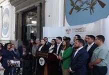 Por incremento salarial, oficialistas anuncian iniciativa para «ordenar» sueldo a funcionarios Los diputados de Semilla intentarán modificar Ley de Servicio Civil para "ordenar" el salario de funcionarios. Foto: La Hora / Daniel Ramírez