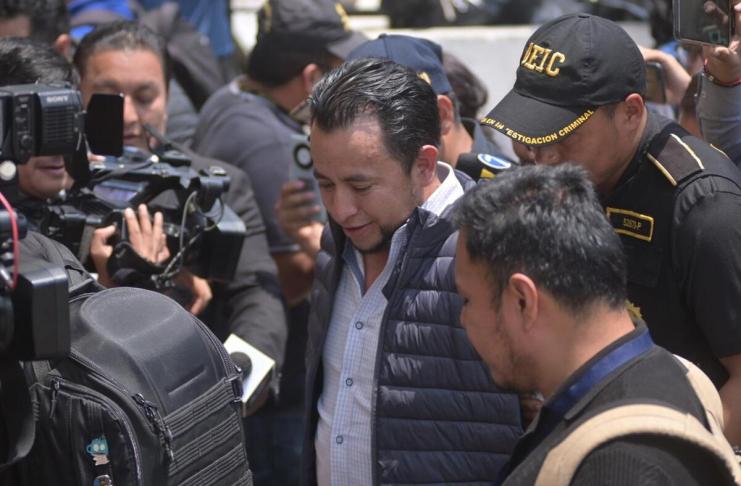 Luego de la detención de Luis Haroldo Pacheco Gutiérrez, su abogado defensor dio a conocer que el juez Cuarto Penal "A", habría girado la orden de captura
