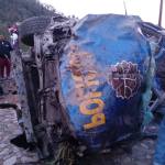 Por causas que autoridades desconocen, una radiopatrulla se accidentaría tras caer a una hondonada, dejando como resultado el fallecimiento de tres agentes.