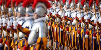 La Guardia Suiza: ¿Quiénes son los soldados protectores del Papa y del Vaticano?