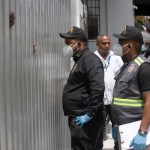 Integrantes de equipos de criminalística acuden al Instituto de Patología Forense, en la discoteca Jet Set este viernes, en Santo Domingo (República Dominicana). Foto La Hora: EFE