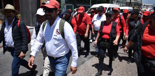 Entre gritos e insultos fueron recibidos diversos medios de comunicación que buscaban cuestionar a Joviel Acevedo tras la finalización de la manifestación realizada este jueves.
