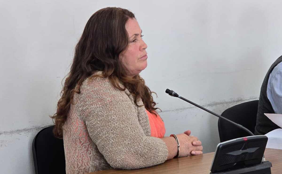Mujer enfrenta juicio por muerte de una bebe de 7 meses