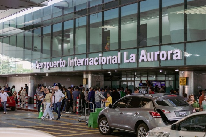Aeropuerto Internacional La Aurora