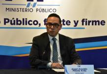 Ángel Pineda, secretario del MP, señala que el presidente debería resarcir a la población afectada por las protestas. Foto La Hora: Daniel Ramírez