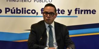 Ángel Pineda, secretario del MP, señala que el presidente debería resarcir a la población afectada por las protestas. Foto La Hora: Daniel Ramírez