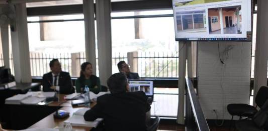 Perito expone sus hallazgos ante juez Delmar González. Foto La Hora: Fabricio Alonzo