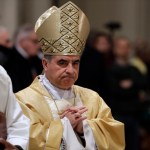 Becciu anunció este martes su renuncia a participar en la elección del próximo papa. Foto La Hora: AP.