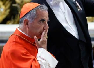 El cardenal italiano Angelo Becciu. Foto La Hora: EFE.