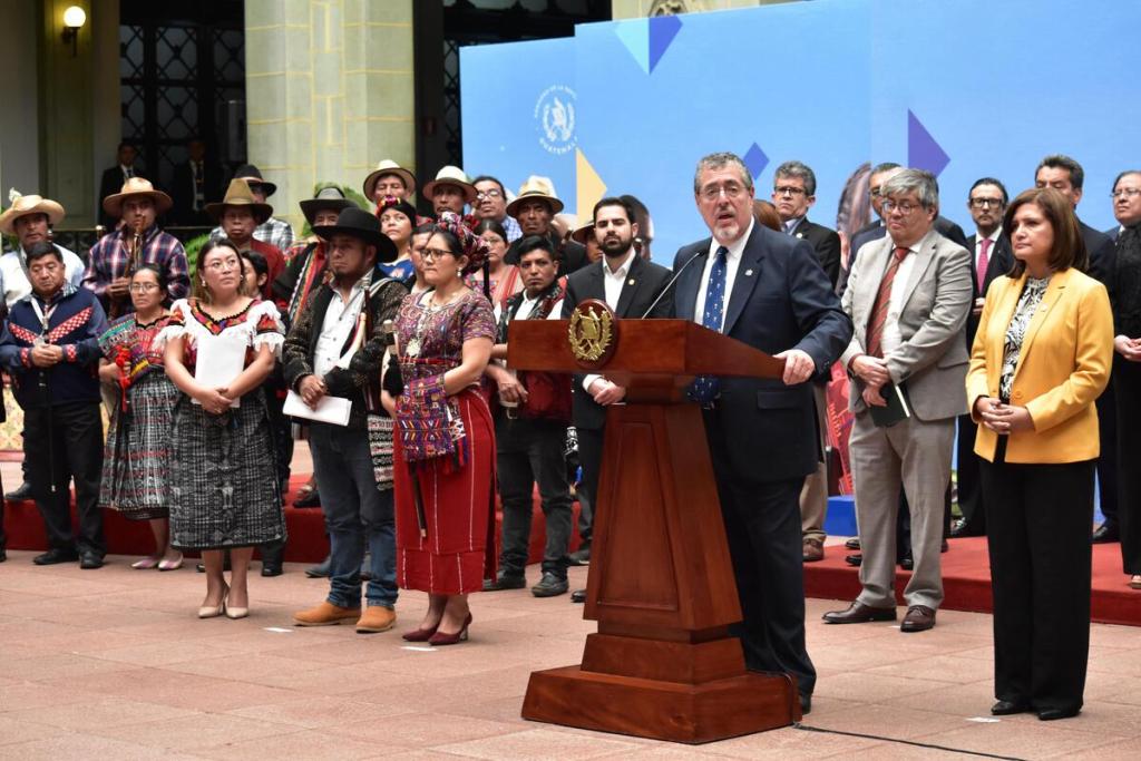 El presidente hizo una llamado al Congreso para que "escuchen" al pueblo de Guatemala y aprueben las iniciativas presentadas por el Ejecutivo, para remover a la Fiscal General del MP. Foto La Hora: Daniel Ramírez