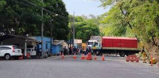 Bloqueos provocan cierre de aduana en frontera con El Salvador y SAT sugiere rutas alternas