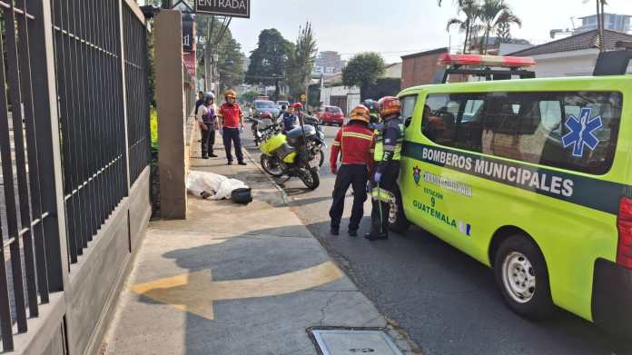 Ataque armado en zona 14 deja un hombre fallecido y una mujer de la tercera edad herida
