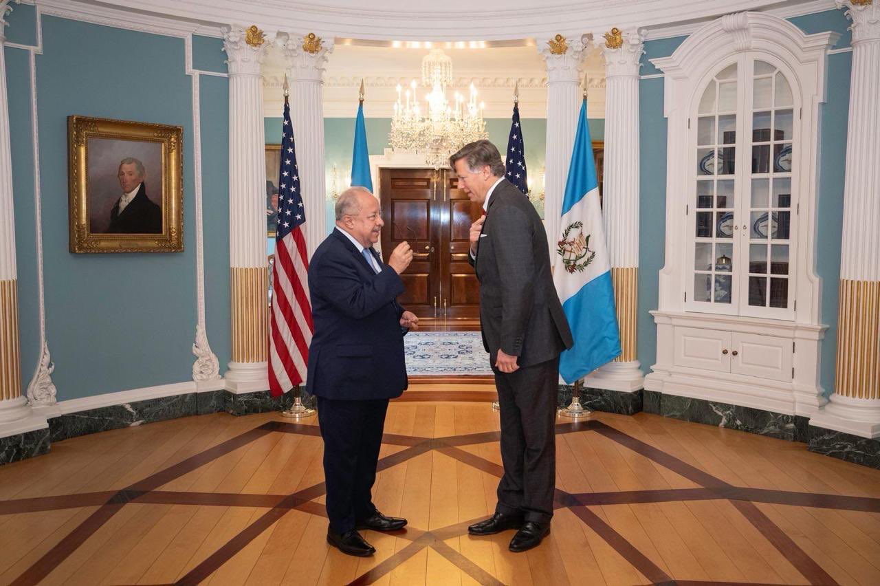 Canciller Carlos Martínez se reúne con el subsecretario de Estado de EE. UU., Christopher Landau