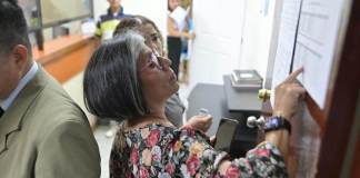 Juzgado Sexto Penal suspendió nuevamente audiencia para conocer argumentos de la abogada Claudia González. Foto La Hora: Fabricio Alonzo