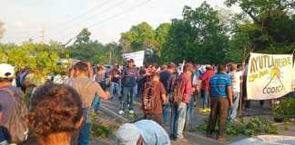 Desde tempranas horas de este lunes 28 de abril, el Comité de Desarrollo Campesino ( Codeca) inicio con la realización de bloqueos. Foto La Hora: Codeca.