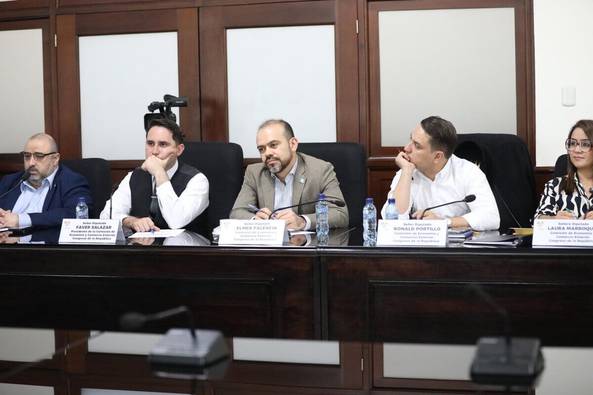 Comisión de Economía finaliza audiencias donde escuchó a aspirantes a Superintendencia de Competencia
