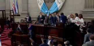 VIDEO: Diputadas Elena Motta y Greicy de León, protagonizan altercado en fracasada plenaria